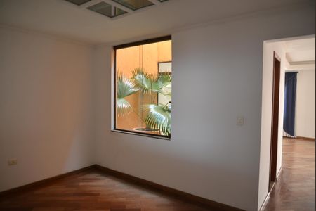 Casa à venda com 236m², 3 quartos e 6 vagasSala