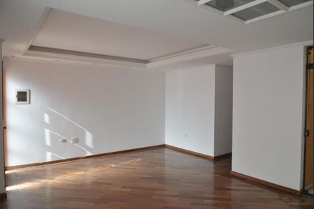 Casa à venda com 236m², 3 quartos e 6 vagasSala