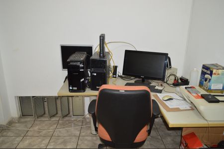 Casa à venda com 258m², 6 quartos e 5 vagasEscritório