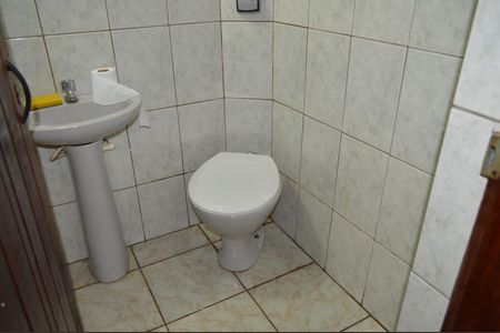 Casa à venda com 258m², 6 quartos e 5 vagasBanheiro da Garagem