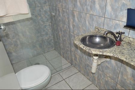 Casa à venda com 258m², 6 quartos e 5 vagasBanheiro da Suíte 1