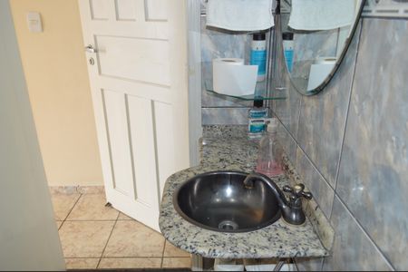 Casa à venda com 258m², 6 quartos e 5 vagasBanheiro da Suíte 2