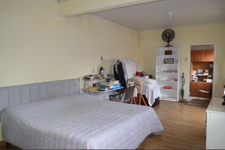 Casa à venda com 258m², 6 quartos e 5 vagasSuíte 3