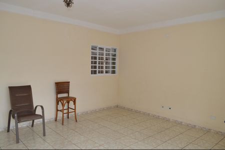 Casa à venda com 258m², 6 quartos e 5 vagasSala