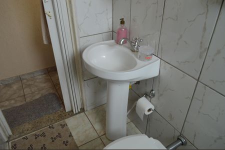 Casa à venda com 258m², 6 quartos e 5 vagasBanheiro da Suíte 4