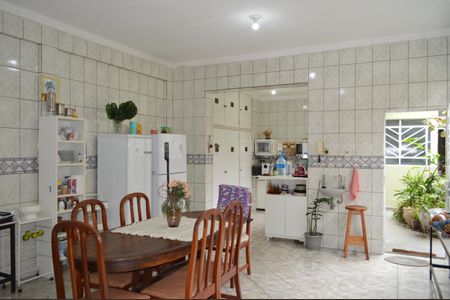Casa à venda com 258m², 6 quartos e 5 vagasCozinha