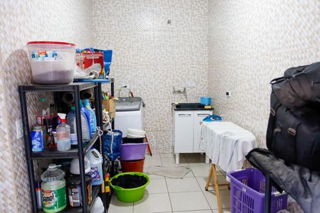 Casa à venda com 286m², 4 quartos e 2 vagas Casa à venda com 286m², 4 quartos e 2 vagasLavanderia