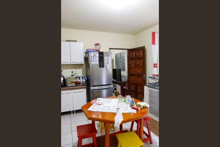 Casa à venda com 286m², 4 quartos e 2 vagas Casa à venda com 286m², 4 quartos e 2 vagasCozinha