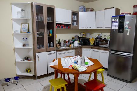 Casa à venda com 286m², 4 quartos e 2 vagas Casa à venda com 286m², 4 quartos e 2 vagasCozinha