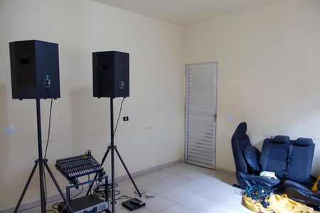 Casa à venda com 286m², 4 quartos e 2 vagas Casa à venda com 286m², 4 quartos e 2 vagasSala