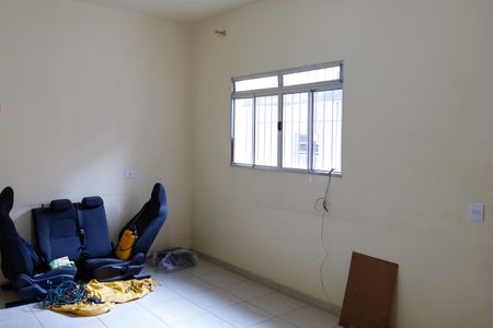 Casa à venda com 286m², 4 quartos e 2 vagas Casa à venda com 286m², 4 quartos e 2 vagasSala