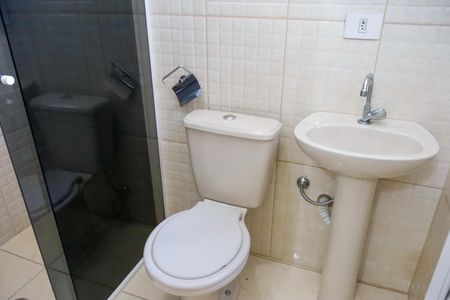 Casa à venda com 286m², 4 quartos e 2 vagas Casa à venda com 286m², 4 quartos e 2 vagasBanheiro da Suíte 1