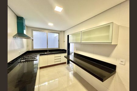 Apartamento à venda com 164m², 3 quartos e 3 vagasCozinha