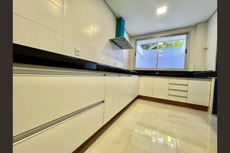 Apartamento à venda com 164m², 3 quartos e 3 vagasCozinha