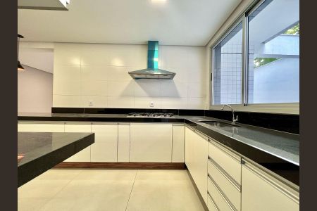 Apartamento à venda com 164m², 3 quartos e 3 vagasCozinha