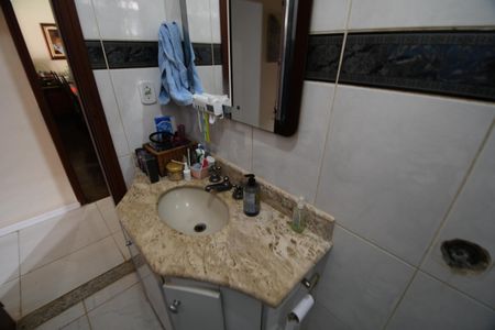 Casa à venda com 120m², 4 quartos e 2 vagasBanheiro 2