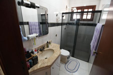 Casa à venda com 120m², 4 quartos e 2 vagasBanheiro 2
