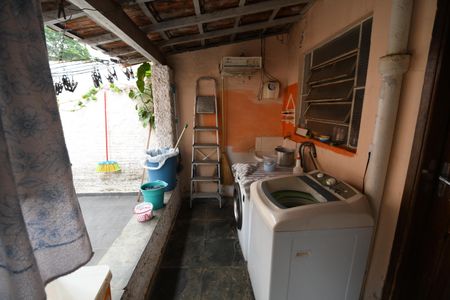 Casa à venda com 120m², 4 quartos e 2 vagasÁrea de Serviço