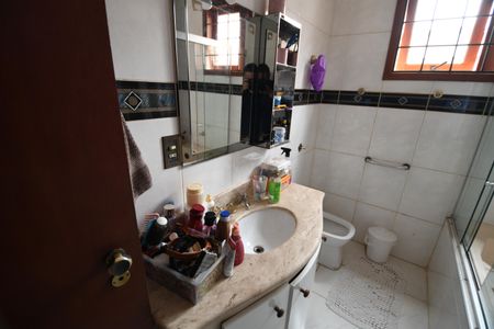 Casa à venda com 120m², 4 quartos e 2 vagasBanheiro 1