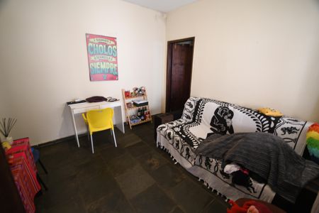 Casa à venda com 120m², 4 quartos e 2 vagasEdícula - Sala