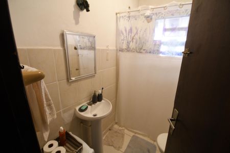 Casa à venda com 120m², 4 quartos e 2 vagasEdícula - Banheiro