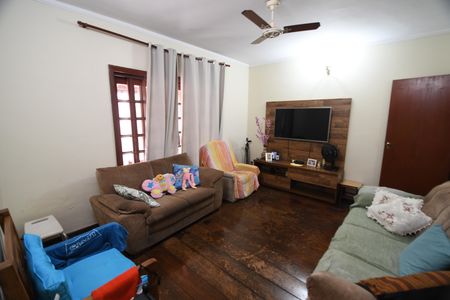 Casa à venda com 120m², 4 quartos e 2 vagasSala