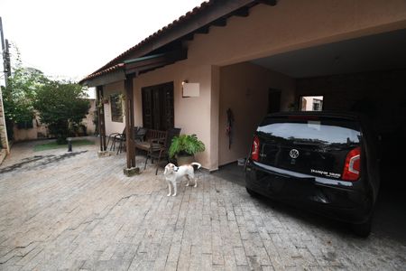 Casa à venda com 120m², 4 quartos e 2 vagasQuintal