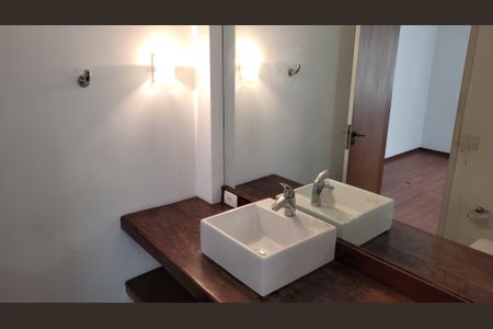 Apartamento à venda com 110m², 3 quartos e 1 vagaBanheiro da Suíte 1