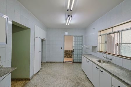 Casa à venda com 208m², 3 quartos e 2 vagasCozinha