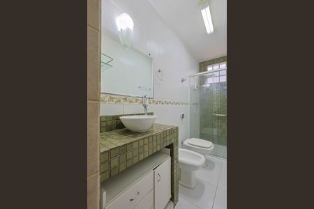 Casa à venda com 208m², 3 quartos e 2 vagasBanheiro da Suíte