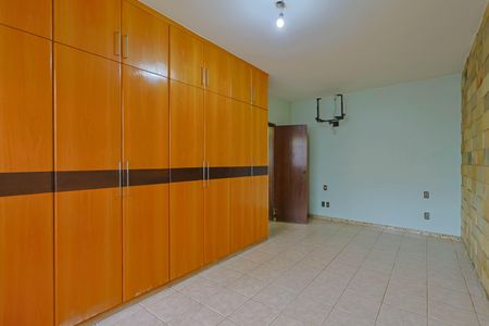 Casa à venda com 208m², 3 quartos e 2 vagasQuarto 1