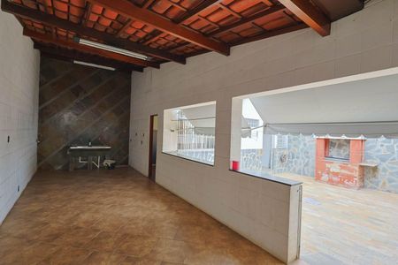 Casa à venda com 208m², 3 quartos e 2 vagasÁrea de Serviço