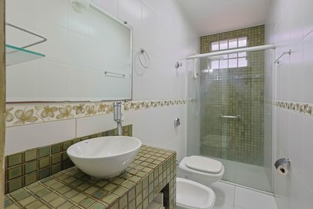 Casa à venda com 208m², 3 quartos e 2 vagasBanheiro da Suíte