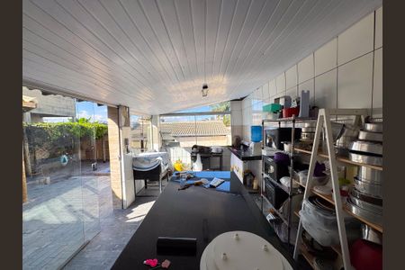 Casa à venda com 80m², 3 quartos e 5 vagasÁrea de Serviço