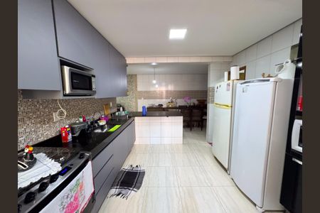 Casa à venda com 80m², 3 quartos e 5 vagasSala/Cozinha