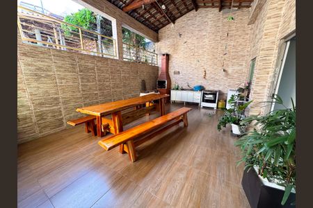 Casa à venda com 80m², 3 quartos e 5 vagasÁrea Externa
