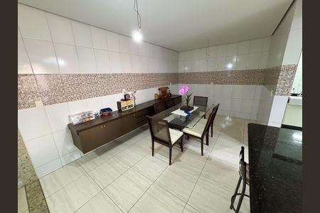 Casa à venda com 80m², 3 quartos e 5 vagasSala/Cozinha