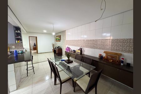 Casa à venda com 80m², 3 quartos e 5 vagasSala/Cozinha