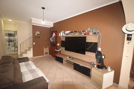 Casa à venda com 157m², 3 quartos e 2 vagasSala