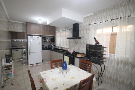 Casa à venda com 157m², 3 quartos e 2 vagasCozinha