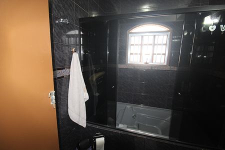 Casa à venda com 157m², 3 quartos e 2 vagasBanheiro 2