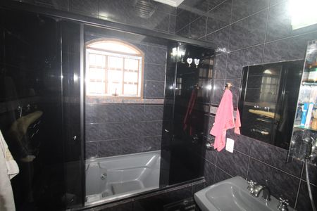 Casa à venda com 157m², 3 quartos e 2 vagasBanheiro 2