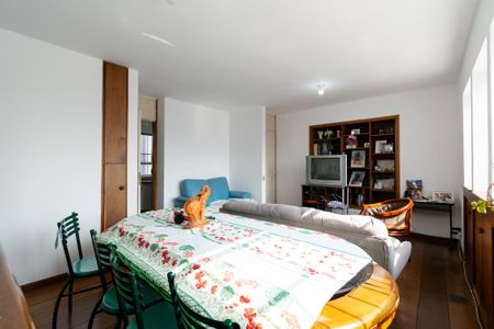 Apartamento à venda com 75m², 2 quartos e 1 vaga Apartamento à venda com 75m², 2 quartos e 1 vagaSala
