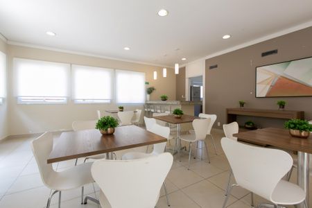 Apartamento à venda com 38m², 2 quartos e 1 vaga Apartamento à venda com 38m², 2 quartos e 1 vagaÁrea comum - Salão de Festas