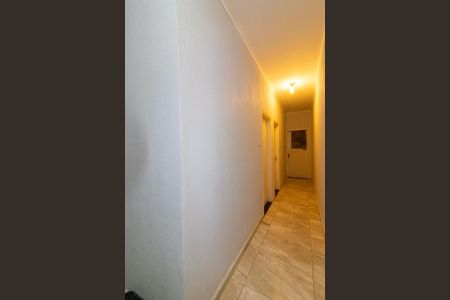 Casa à venda com 250m², 3 quartos e 2 vagasCorredor