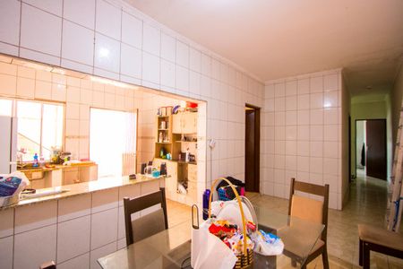 Casa à venda com 220m², 2 quartos e 2 vagas Casa à venda com 220m², 2 quartos e 2 vagasCopa/Cozinha