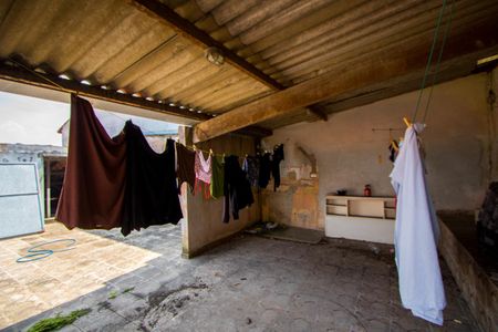 Casa à venda com 220m², 2 quartos e 2 vagas Casa à venda com 220m², 2 quartos e 2 vagasÁrea externa