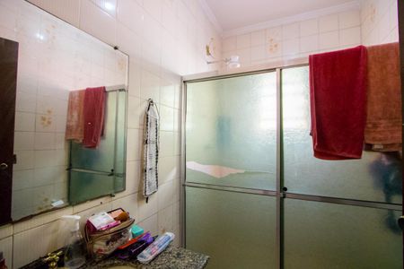 Casa à venda com 220m², 2 quartos e 2 vagas Casa à venda com 220m², 2 quartos e 2 vagasBanheiro social