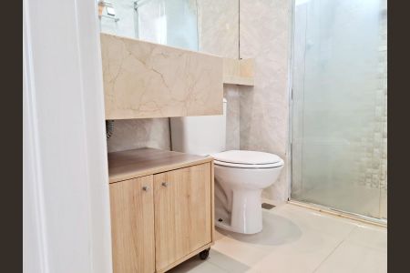 Apartamento à venda com 72m², 2 quartos e 1 vaga Apartamento à venda com 72m², 2 quartos e 1 vagaBanheiro da Suíte