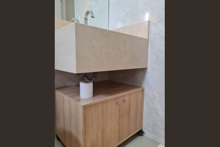 Apartamento à venda com 72m², 2 quartos e 1 vaga Apartamento à venda com 72m², 2 quartos e 1 vagaBanheiro Social